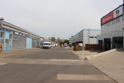 Ecseri úti telephely -100 m2 - 2000 m2 RAKTÁRAK  KIADÓK