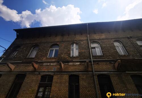 Kiadó raktár Kiadó raktár illetve irodaépület!