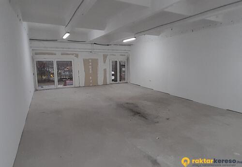 1. emelet 120/ 2 raktár 55m2