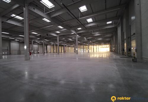 Kiadó raktár PARK 15