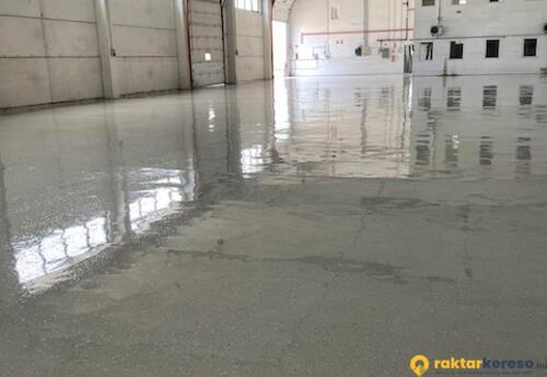 Kiadó raktár Komplett irodaház, közvetlen átjárással a raktárba