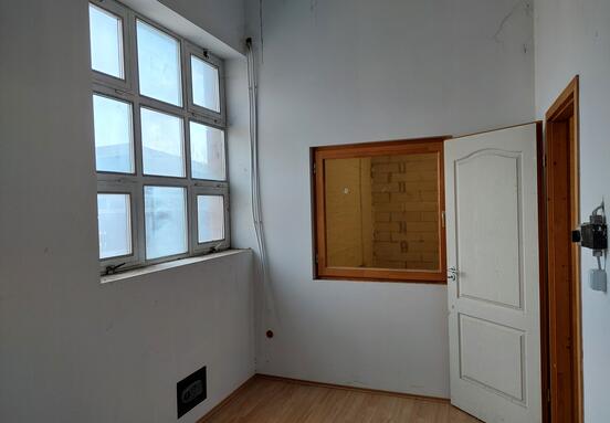 80 nm-es raktár/műhely Újpesten!