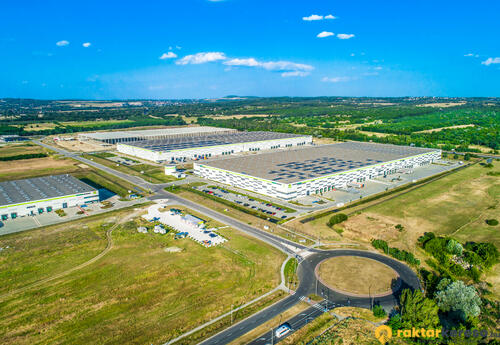 Kiadó raktár HelloParks Fót